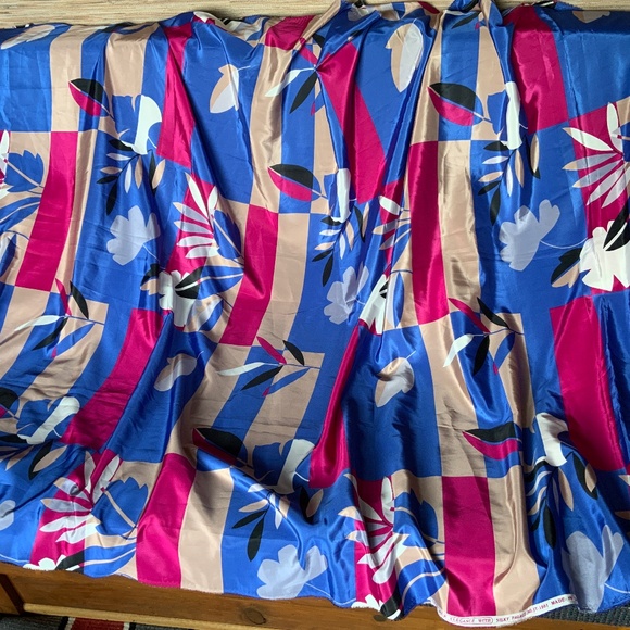 4 Yards of Fabric - 44 inch wide - Picture 1 of 4